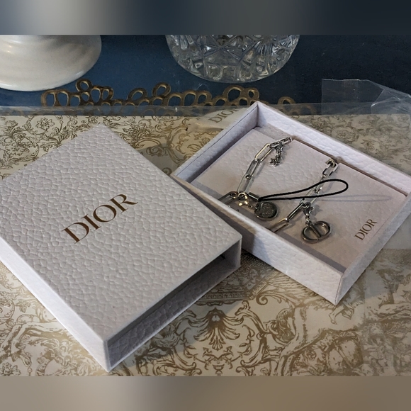 Dior Phone charm - Picture 2 of 11